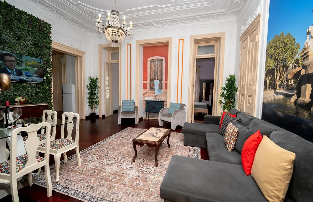 3 Bedroom 2 Bathroom 1 Living Room 2 Double Bed 2-Twin Bed 1 Sofabed Apartment With High Ceilings-1