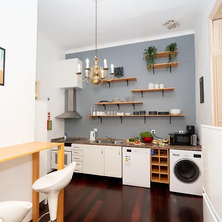 3 Bedroom 2 Bathroom 1 Living Room 2 Double Bed 2-Twin Bed 1 Sofabed Apartment With High Ceilings-3